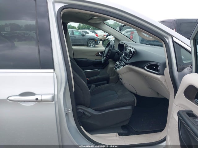 2C4RC1CG6NR131105 Chrysler Voyager Lx