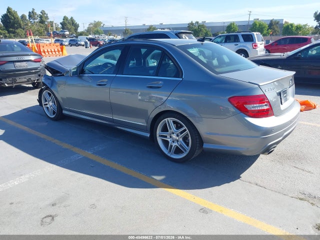 Продажа на аукционе авто 2013 Mercedes-benz C 250 Sport, vin: WDDGF4HB8DR255481, номер лота: 45496622