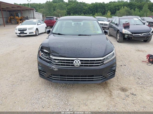 Продажа на аукционе авто 2017 Volkswagen Passat 1.8t R-line, vin: 1VWDT7A31HC080264, номер лота: 45496706