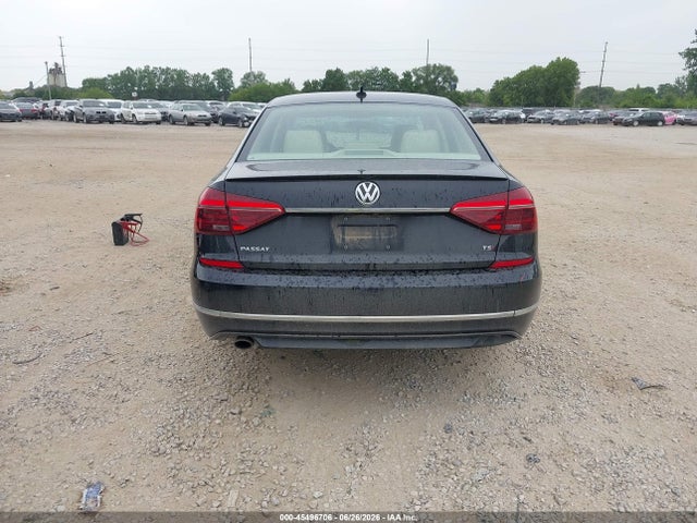 Продажа на аукционе авто 2017 Volkswagen Passat 1.8t R-line, vin: 1VWDT7A31HC080264, номер лота: 45496706