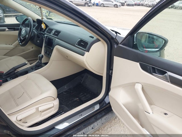 Продажа на аукционе авто 2017 Volkswagen Passat 1.8t R-line, vin: 1VWDT7A31HC080264, номер лота: 45496706