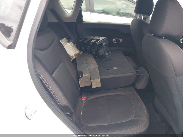 KIA Soul 2018 KNDJN2A22J7615109 Image 8