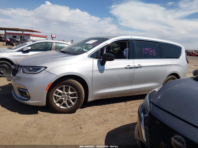 Chrysler Pacifica Touring L 2024 2C4RC1BG7RR146199 Image 14
