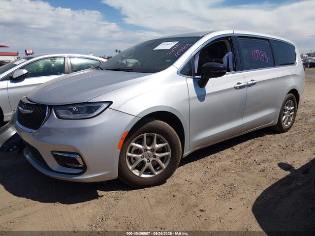 Chrysler Pacifica Touring L 2024 2C4RC1BG7RR146199 Image 2