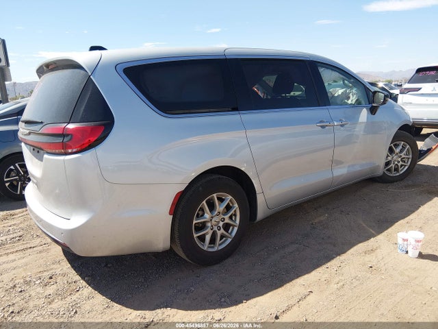 Chrysler Pacifica Touring L 2024 2C4RC1BG7RR146199 Image 4