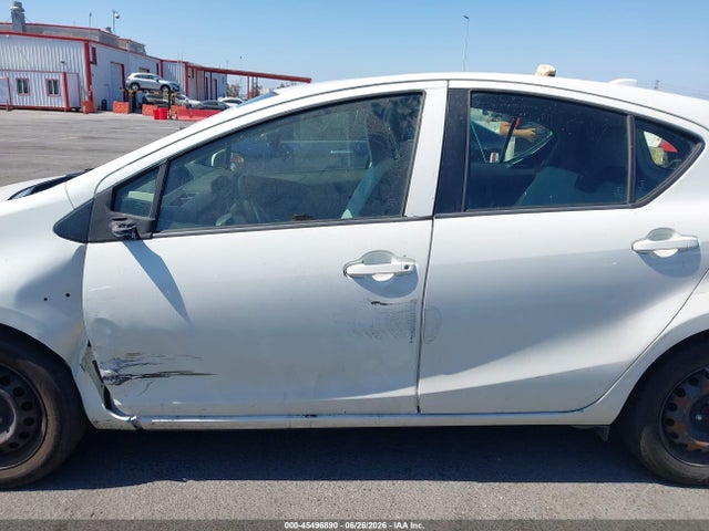 Toyota Prius C One 2015 JTDKDTB32F1109603 Image 14