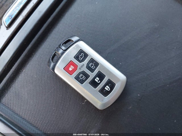 Продажа на аукционе авто 2017 Toyota Sienna Xle 8 Passenger, vin: 5TDYZ3DCXHS768818, номер лота: 45497066