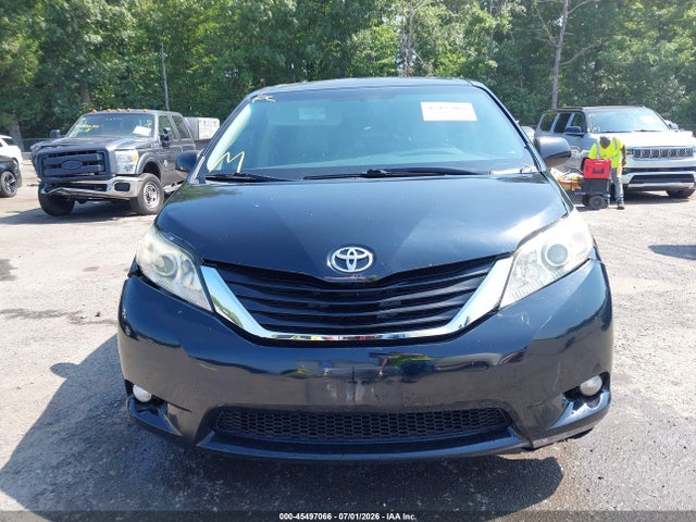 Продажа на аукционе авто 2017 Toyota Sienna Xle 8 Passenger, vin: 5TDYZ3DCXHS768818, номер лота: 45497066