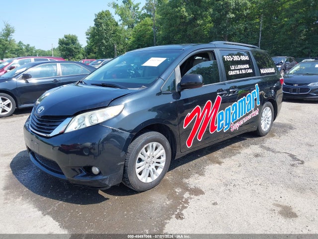 Продажа на аукционе авто 2017 Toyota Sienna Xle 8 Passenger, vin: 5TDYZ3DCXHS768818, номер лота: 45497066
