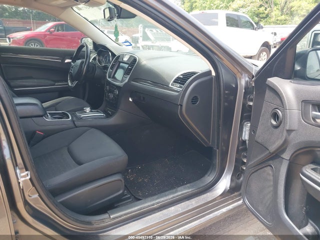 Chrysler 300 Touring 2019 2C3CCAAG5KH636972 Image 5