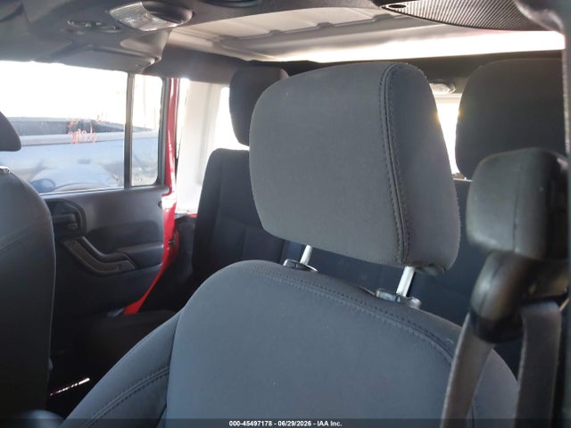 1C4HJWDG5FL533060 Jeep Wrangler Unlimited Sport