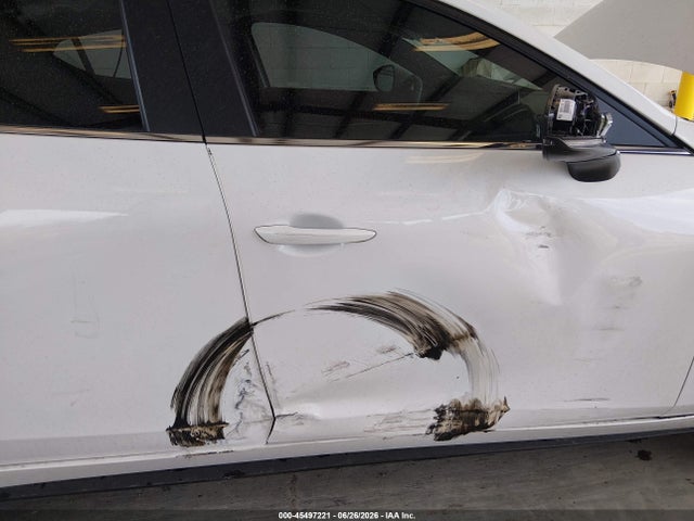 Mazda Mazda3 Preferred Package 2020 JM1BPBMM9L1159501 Image 6