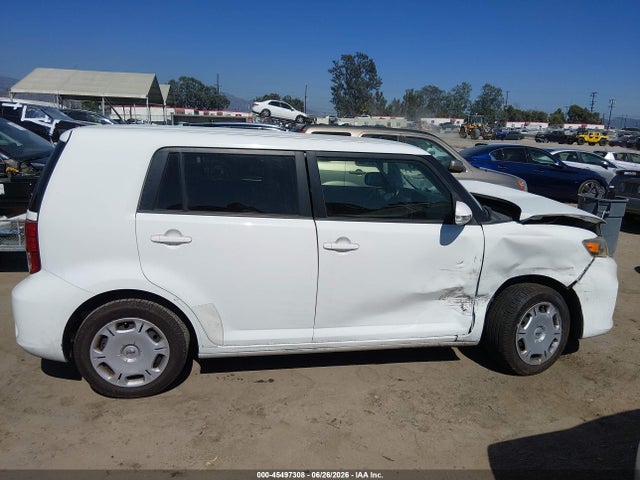 Scion XB 2014 JTLZE4FE8EJ052727 Image 13