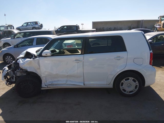 Scion XB 2014 JTLZE4FE8EJ052727 Image 14