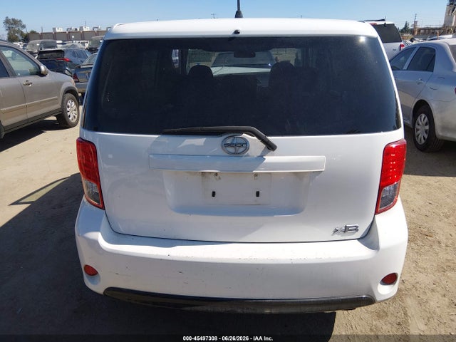 Scion XB 2014 JTLZE4FE8EJ052727 Image 16