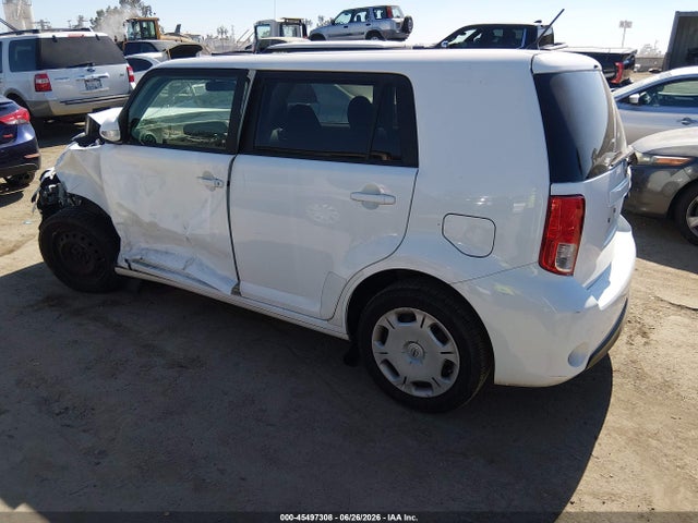 Scion XB 2014 JTLZE4FE8EJ052727 Image 3