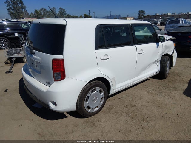 Scion XB 2014 JTLZE4FE8EJ052727 Image 4