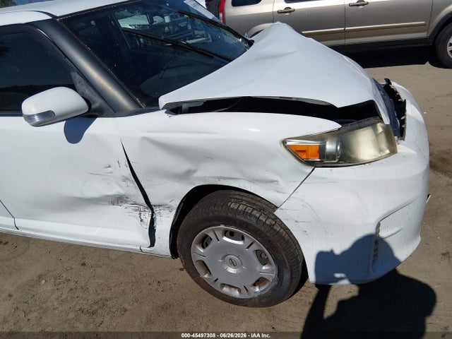 Scion XB 2014 JTLZE4FE8EJ052727 Image 6