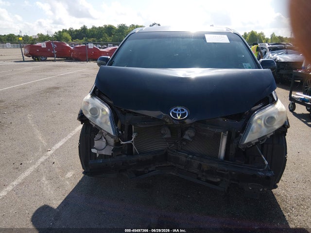 Toyota Sienna Le 8 Passenger 2015 5TDKK3DC8FS660818 Image 12