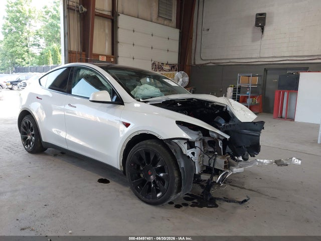 Tesla Model Y Long Range Dual Motor All-wheel Drive 2022 7SAYGDEEXNF385654 головне зображення