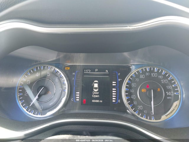 2017 Chrysler 200 Limited Platinum მანქანა იყიდება აუქციონზე, vin: 1C3CCCAB4HN505354, აუქციონის ნომერი: 45497420