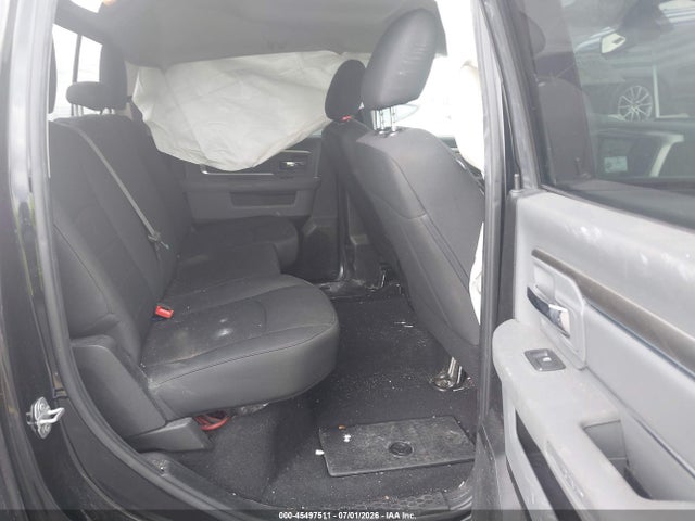 45497511 :رقم المزاد ، 1C6RR7LG1KS677880 vin ، 2019 Ram 1500 Classic مزاد بيع
