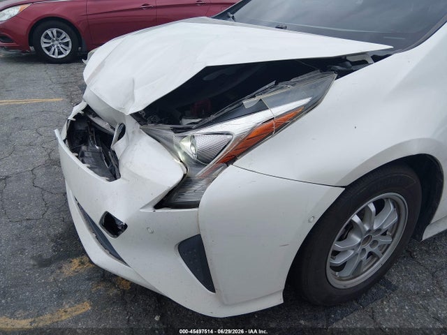 Toyota Prius Three 2017 JTDKARFU0H3053800 Image 17