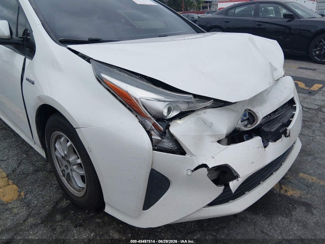 Toyota Prius Three 2017 JTDKARFU0H3053800 Image 18