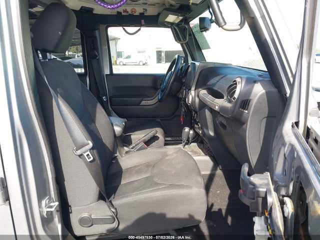 1C4BJWDG5GL179547 Jeep Wrangler Unlimited Sport