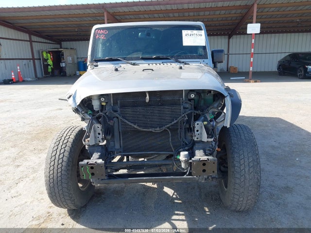 1C4BJWDG5GL179547 Jeep Wrangler Unlimited Sport