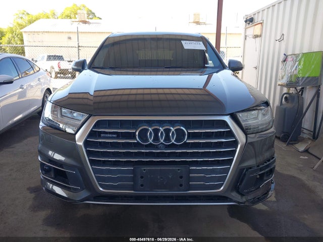 Audi Q7 3.0t Premium 2018 WA1VAAF76JD037846 Image 12