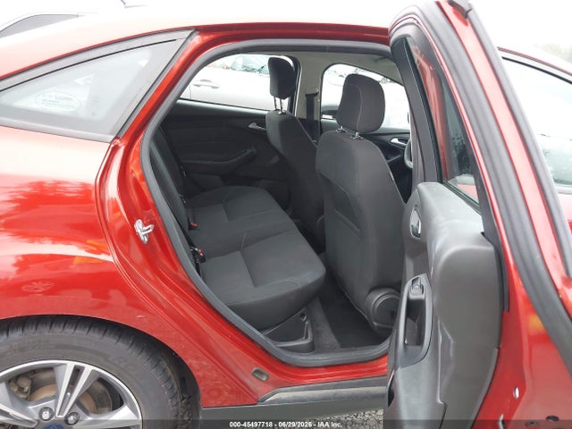 Ford FOCUS SE 2018 1FADP3FE7JL244977 Image 19