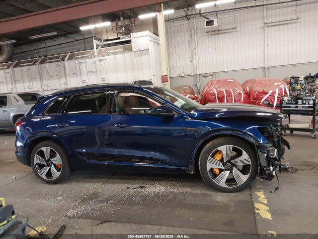 Продаж на аукціоні авто 2022 Audi E-tron Premium Plus Quattro, vin: WA1LABGE6NB007418, номер лоту: 45497767