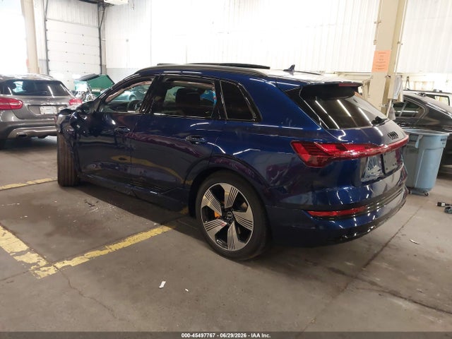 Продаж на аукціоні авто 2022 Audi E-tron Premium Plus Quattro, vin: WA1LABGE6NB007418, номер лоту: 45497767