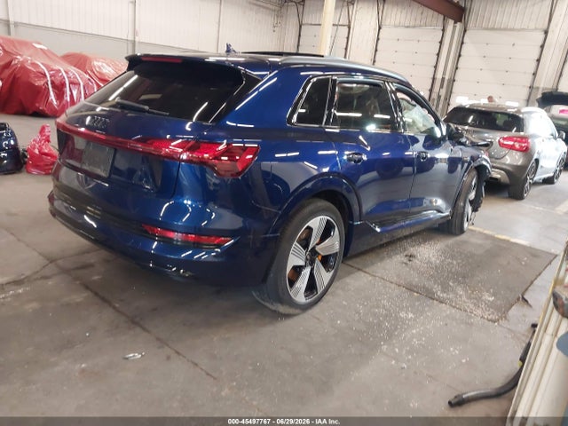 Продаж на аукціоні авто 2022 Audi E-tron Premium Plus Quattro, vin: WA1LABGE6NB007418, номер лоту: 45497767