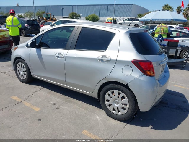 Toyota YARIS L 2017 VNKKTUD30HA078027 Image 3