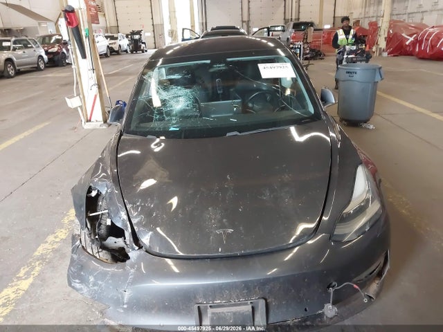 Tesla Model 3 Long Range/mid Range 2018 5YJ3E1EA9JF158037 Image 10