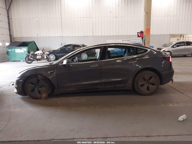 Tesla Model 3 Long Range/mid Range 2018 5YJ3E1EA9JF158037 Image 12