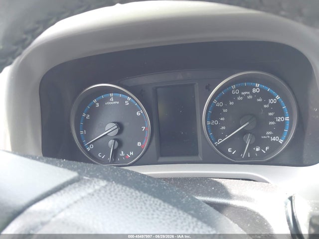 Toyota Rav4 Xle 2018 2T3WFREV1JW461447 Image 16