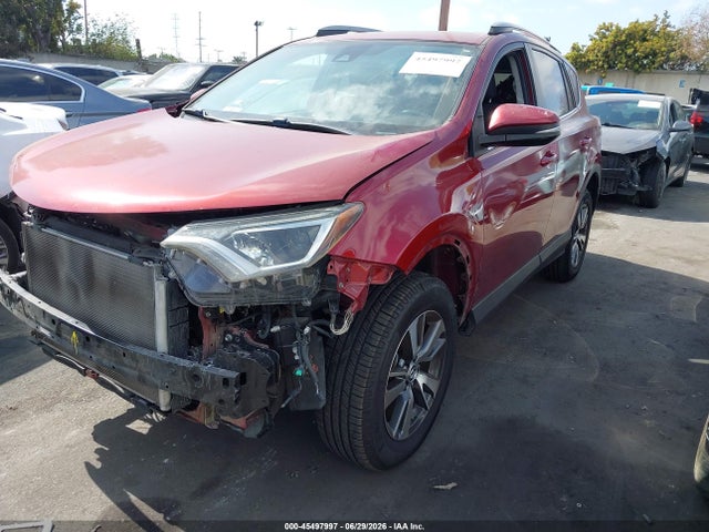 Toyota Rav4 Xle 2018 2T3WFREV1JW461447 Image 2