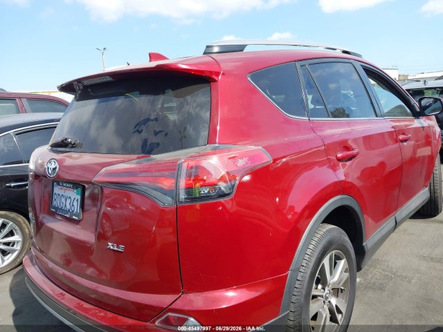 Toyota Rav4 Xle 2018 2T3WFREV1JW461447 Image 4