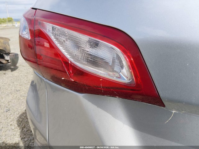 3GNAXUEU2JL176790 Chevrolet EQUINOX LT