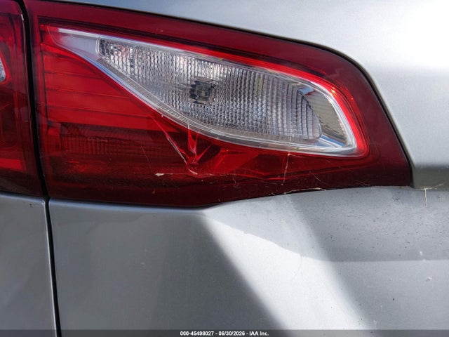 3GNAXUEU2JL176790 Chevrolet EQUINOX LT