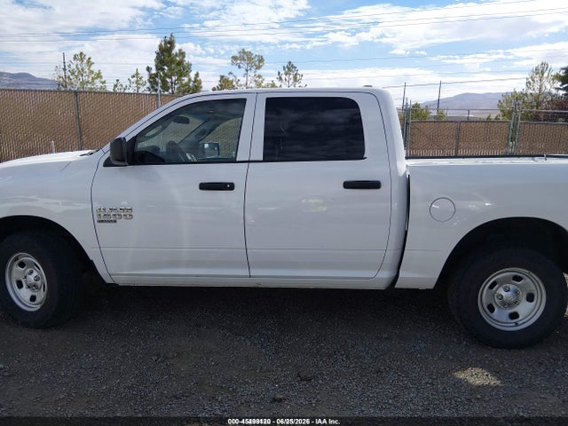 1C6RR7KG8KS645347 RAM 1500 Classic Tradesman 4x4 5&#039;7 Box
