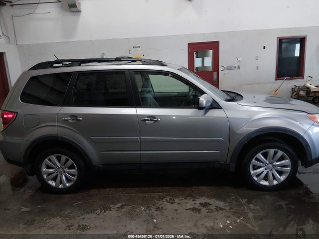 Продаж на аукціоні авто 2011 Subaru Forester 2.5x Premium, vin: JF2SHADC9BH781490, номер лоту: 45498128