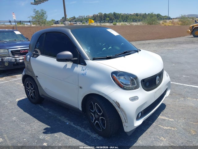 Smart Fortwo Electric Drive Passion 2018 WMEFJ9BA2JK326410 zdjęcie główne