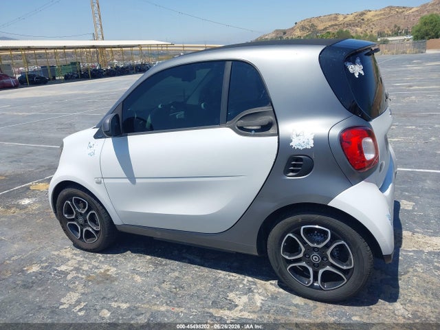 Smart Fortwo Electric Drive Passion 2018 WMEFJ9BA2JK326410 Image 14