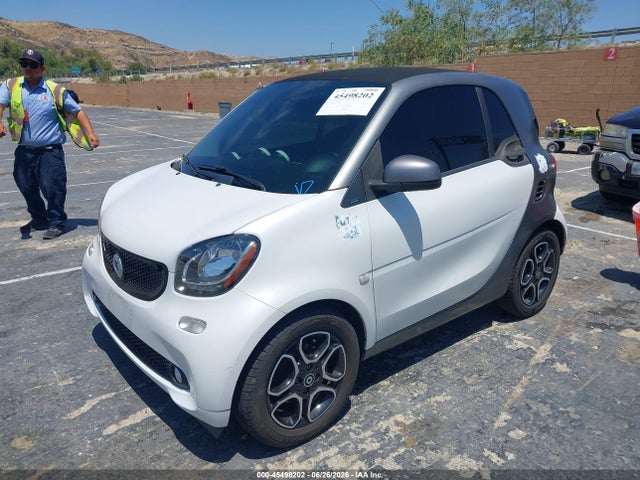 Smart Fortwo Electric Drive Passion 2018 WMEFJ9BA2JK326410 Image 2