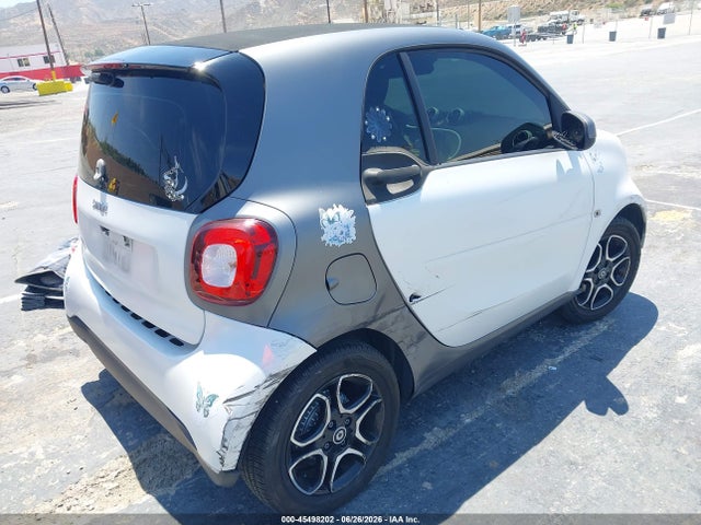 Smart Fortwo Electric Drive Passion 2018 WMEFJ9BA2JK326410 Image 4
