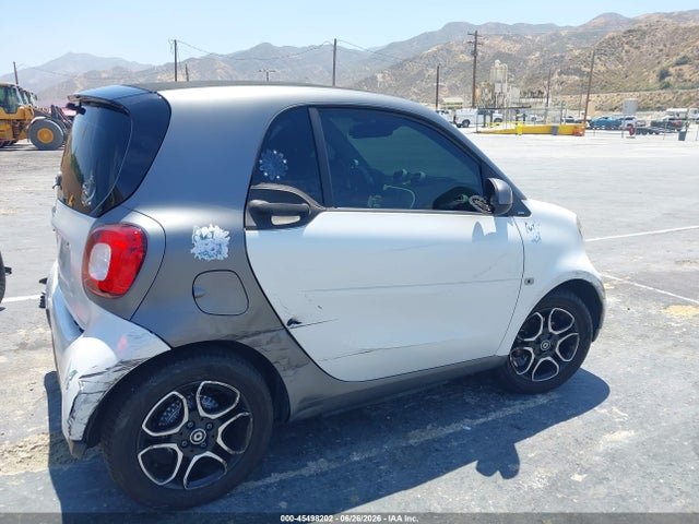 Smart Fortwo Electric Drive Passion 2018 WMEFJ9BA2JK326410 Image 6